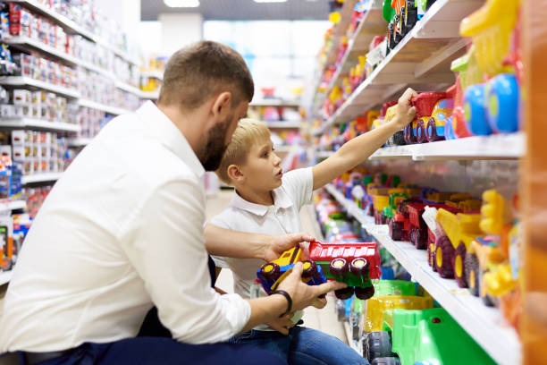 Top 10 educational toys displayed neatly for parents choosing the perfect gift.
